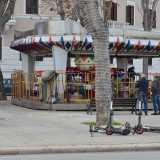 Visitiamo il luogo in un giorno di festa, quello dell�8 dicembre. Nonostante il freddo invernale la Diaz � occupata da una decina di bambini, accompagnati da nonni e genitori